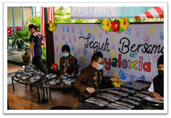 Halaman 14 · Visual 05