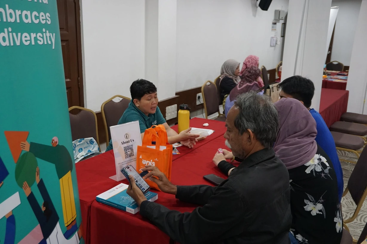 Halaman 20 · Visual 04